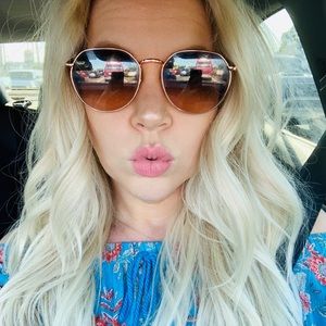 Meet your Posher, Richelle